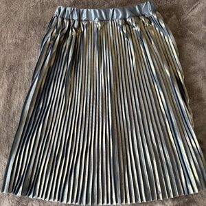 Girls metallic pleated skirt